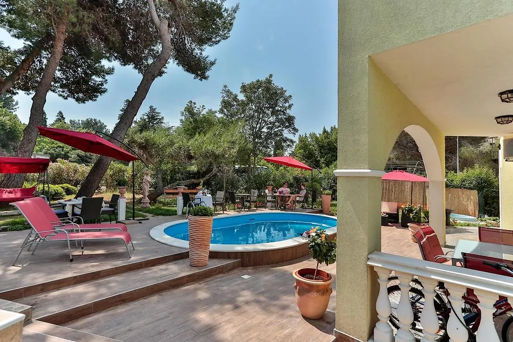 Apartments Dora Medulin 0*,  Croatia