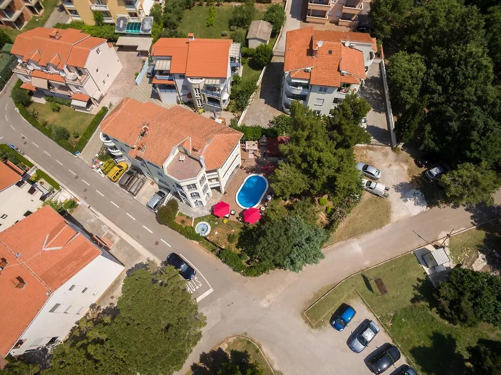Apartments Dora Medulin 0*,  Croatia
